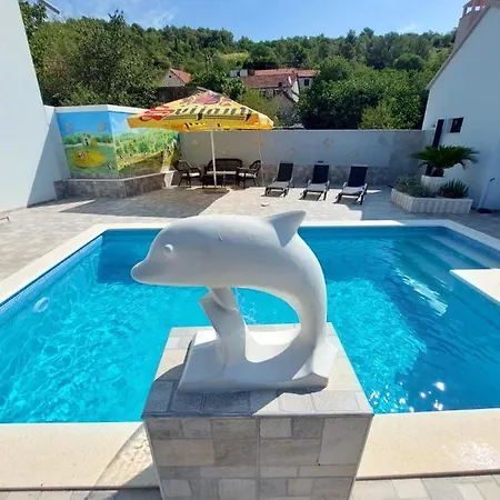 Delfin Villa *