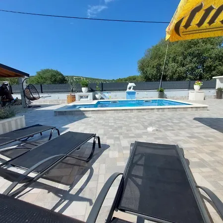 Delfin Villa *